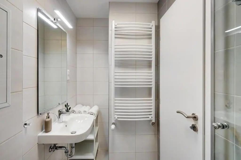 Terrace Vista-Modern 2Br Retreat Apartment Budapest Exterior photo